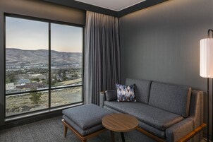 Room, 1 King Bed with Sofa bed, River View (Mobility/Hearing Access, Roll-in Shwr) | Blackout drapes, iron/ironing board, free WiFi, bed sheets