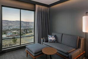 Rideaux occultants, fer et planche à repasser, Wi-Fi gratuit