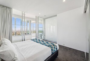 4 bedrooms, desk, iron/ironing board, travel crib