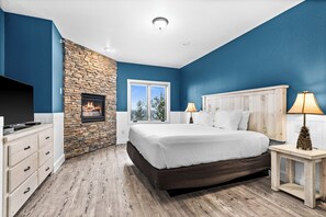 1 bedroom, iron/ironing board, travel crib, free WiFi