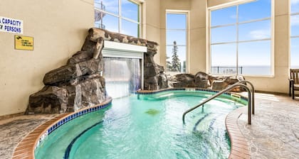 Breathtaking Lake Views | Studio, 2 Queen | Pools