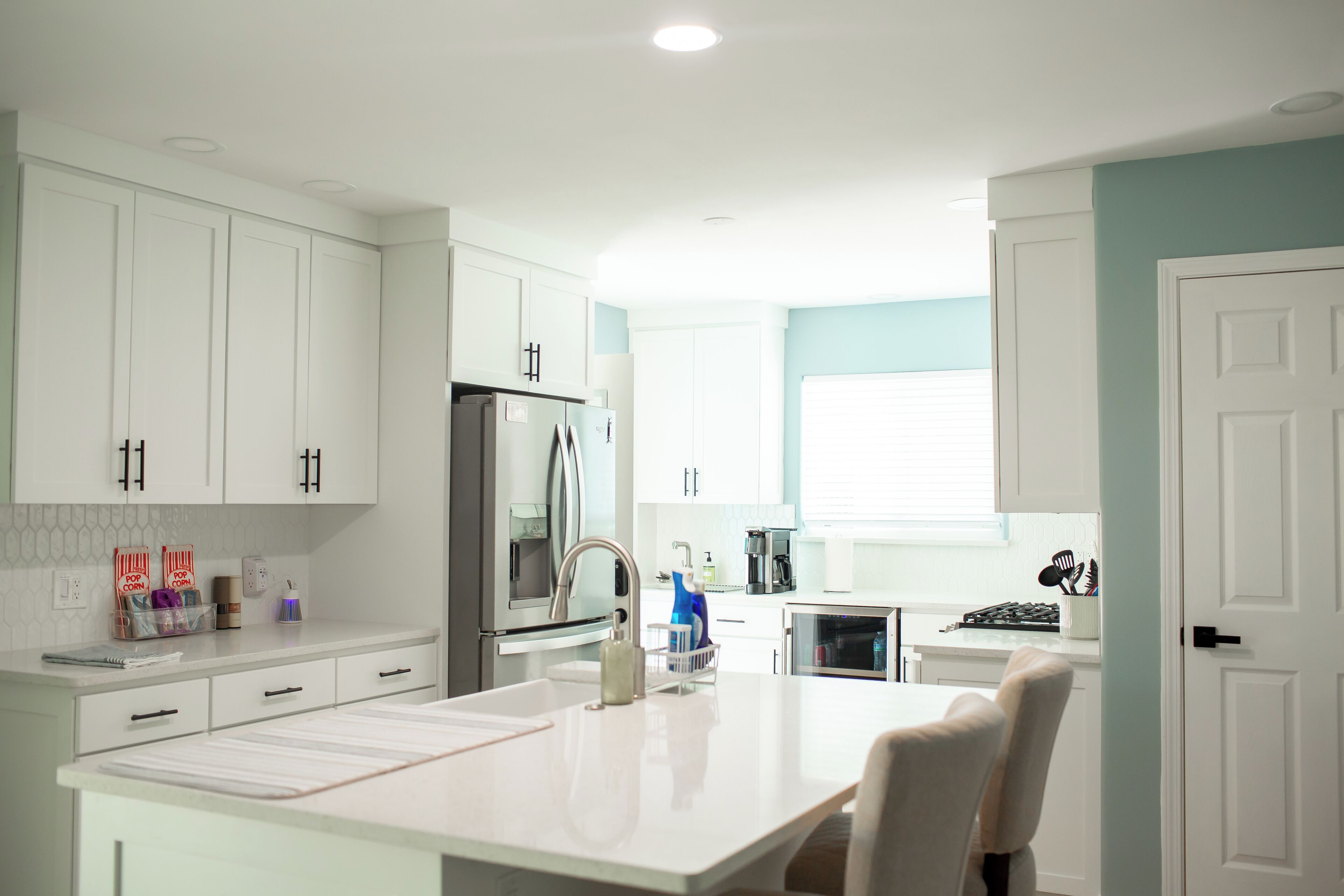 Kylskåp, mikrovågsugn, ugn och spishäll