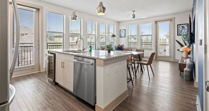 Stylish 2BR Near Uptown & Medical District