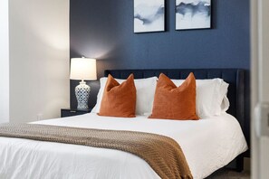 2 bedrooms, desk, iron/ironing board, WiFi