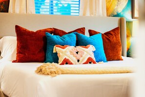 5 Schlafzimmer, Schreibtisch, Bügeleisen/Bügelbrett, Reisekinderbett