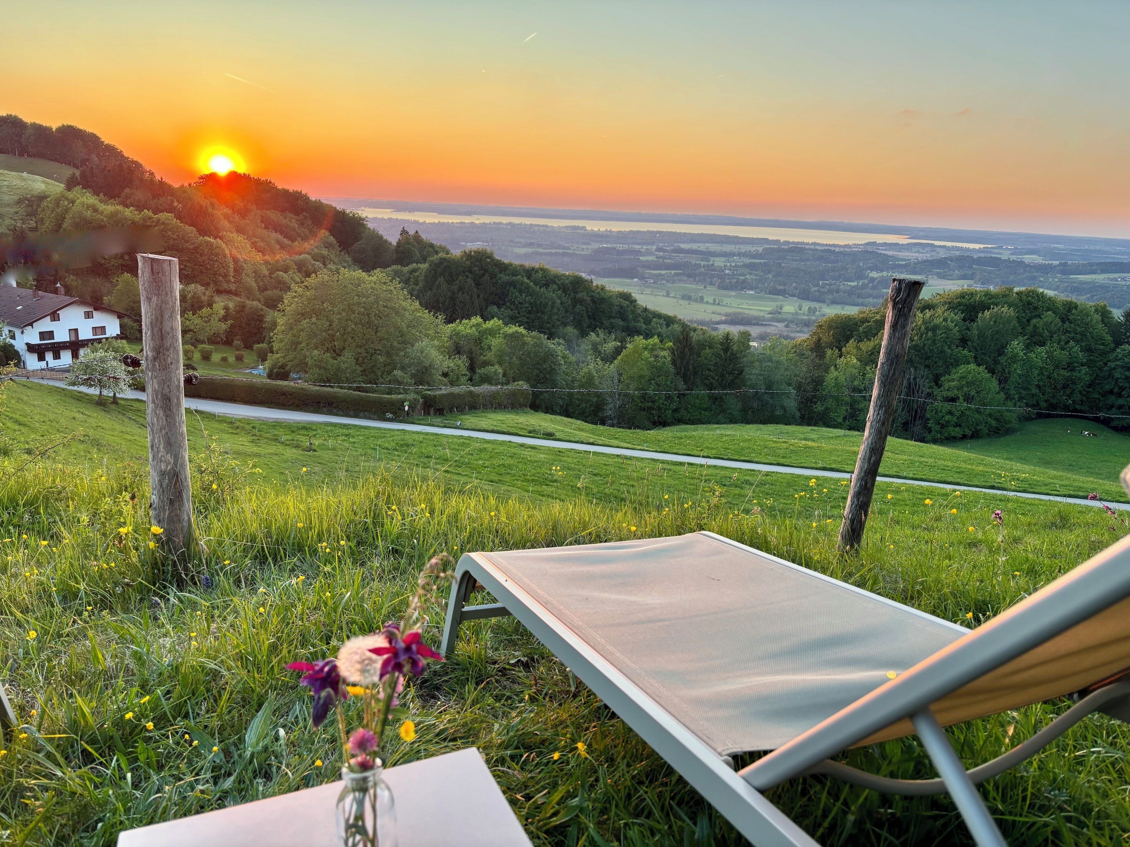 Siglhof am Pattenberg (DE Bergen) - Wohlmayer Heidi - 5215-Abendstunden an der Aussichtshütte