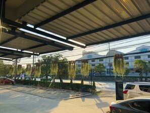 Front of property - Near BKK Airport Hostel (Bang Phli)