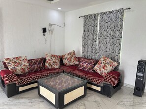 Luksusvilla, hageutsikt | Oppholdsområde