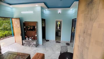 Luxury Villa, Garden View | Living area