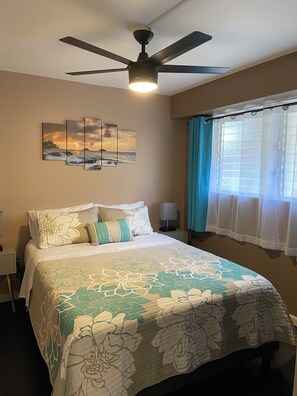 2 makuuhuonetta, työpöytä, silitysrauta/-lauta, ilmainen Wi-Fi