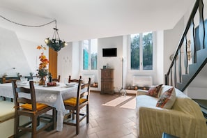 Appartement Standard, plusieurs chambres (Albert's Castle Apt) | Restauration