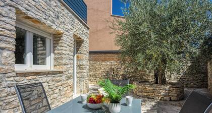 Villa Galant with Pool and Sauna