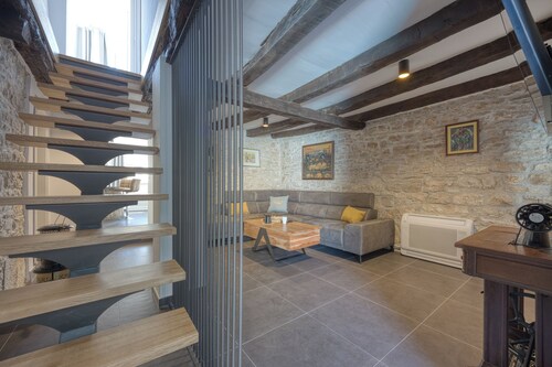 Villa Galant with Pool and Sauna