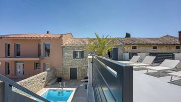 Vila superluxo, 2 quartos, 2 banheiros (Villa Galant with Pool and Sauna) | Piscina | Piscina externa sazonal