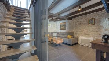 Luxury Villa, 2 Bedrooms, 2 Bathrooms (Villa Galant with Pool and Sauna) | Interior