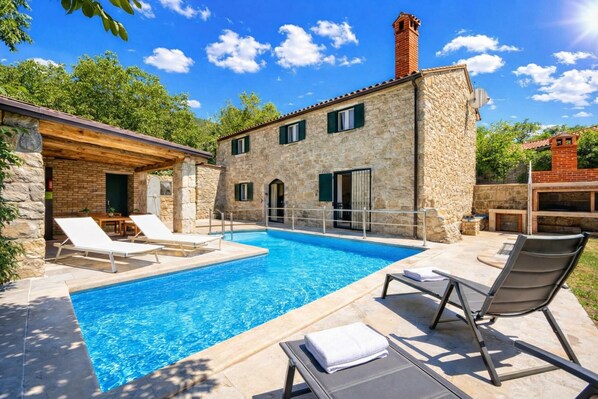 Seasonal outdoor pool