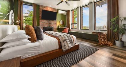 Grandview Studio | Skyline Views | Private Parking