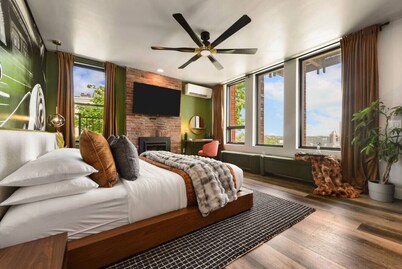 Grandview Studio | Skyline Views | Private Parking