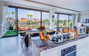 Mikrobølgeovn og kokeplater