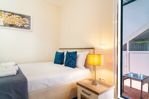 1 bedroom, iron/ironing board, internet, bed sheets