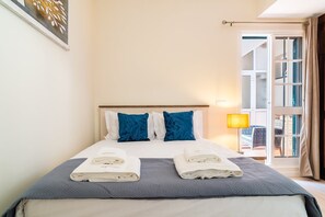 1 bedroom, iron/ironing board, internet, bed sheets