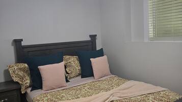 2 bedrooms, desk, iron/ironing board, free WiFi