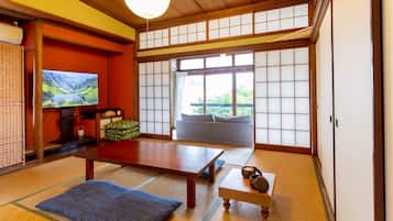 House, Balcony, Ocean View | WiFi (free), bed sheets