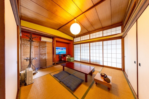 WiFi (free), bed sheets - Azamian Atami (Atami)