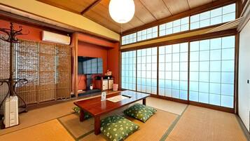 House, Balcony, Ocean View | Free WiFi, bed sheets