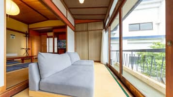 House, Balcony, Ocean View | WiFi (free), bed sheets