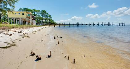 Beachfront Cottage w/ Dock on Florida Gulf Coast