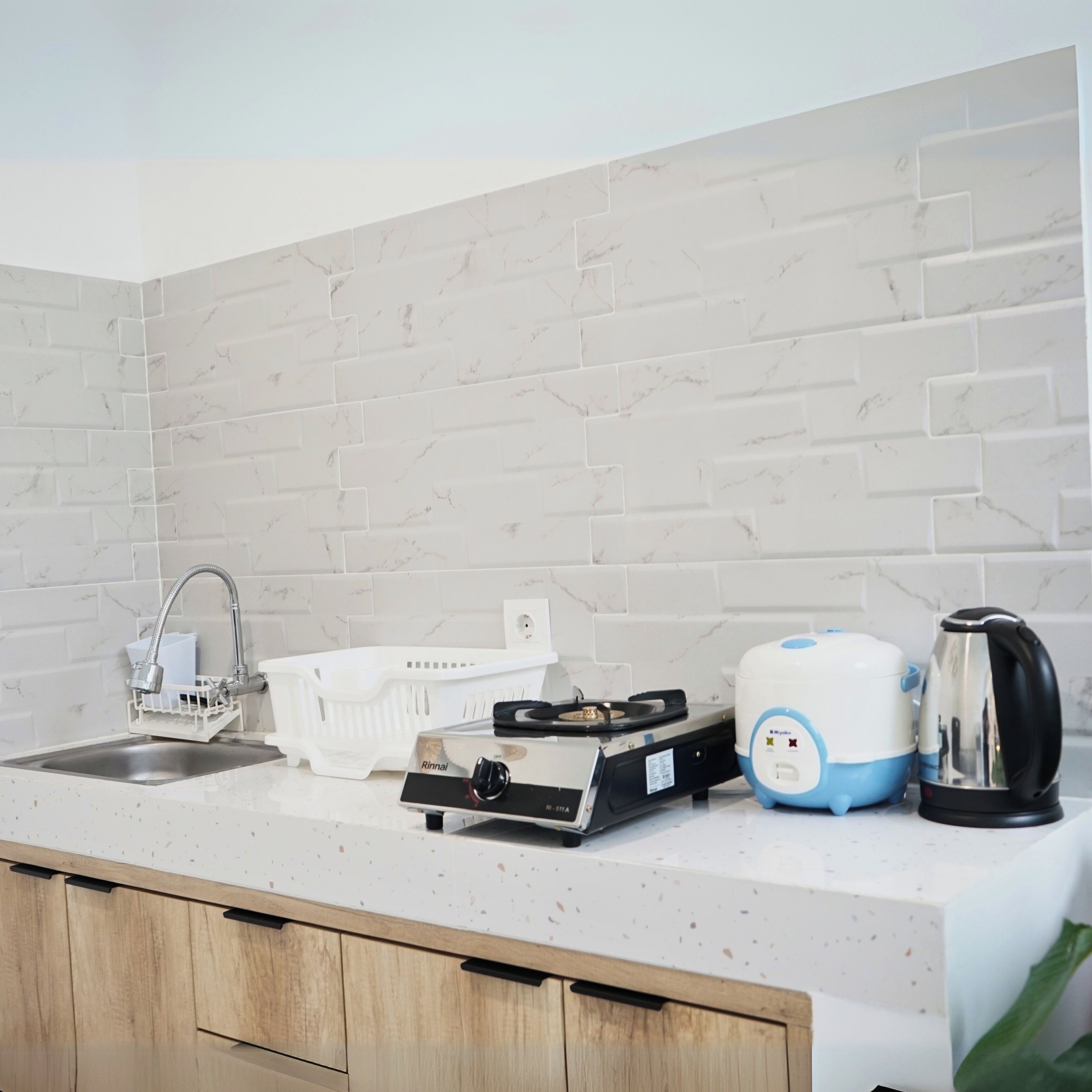 Deluxe Villa | Private kitchen | Mini-fridge, cookware/dishes/utensils