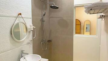 Deluxe Villa | Bathroom | Hair dryer