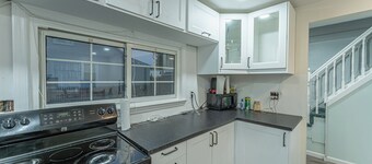 Charming 3-bedroom house in lovely Dix Hills with WiFi, AC