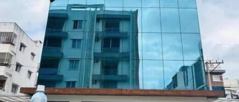 واجهة المنشأة