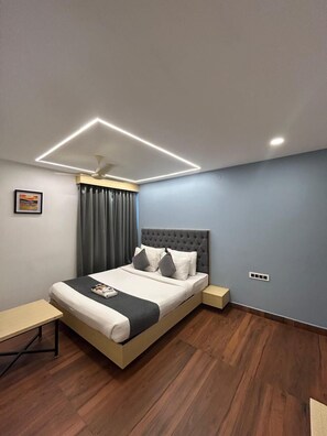 Deluxe Double Room, City View