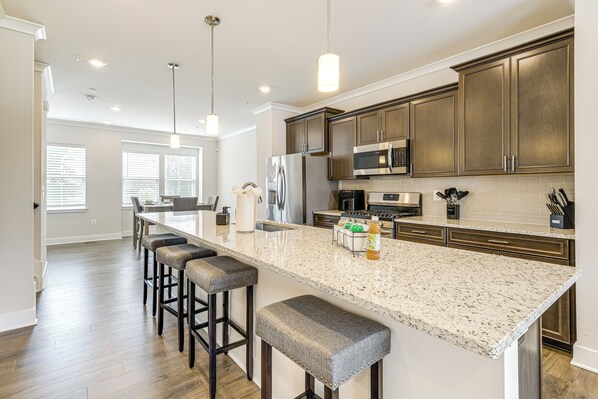 Fridge, microwave, dishwasher, coffee/tea maker