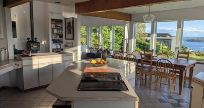 Stunning Views of Griffin Bay & Olympic Mts - 3 Bed, 3 Bath House