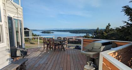 Stunning Views of Griffin Bay & Olympic Mts - 3 Bed, 3 Bath House
