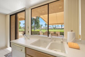 Unclassified image, 4 of 49, button