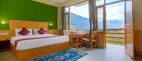 Doppia Luxury, balcone, vista montagna | Con arredamento individuale, tende oscuranti, ferro/asse da stiro