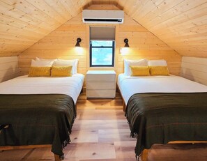2 bedrooms, WiFi, bed sheets - NEW - Modern Cabin in Glamping Resort Sleeps to 6 (Branson)