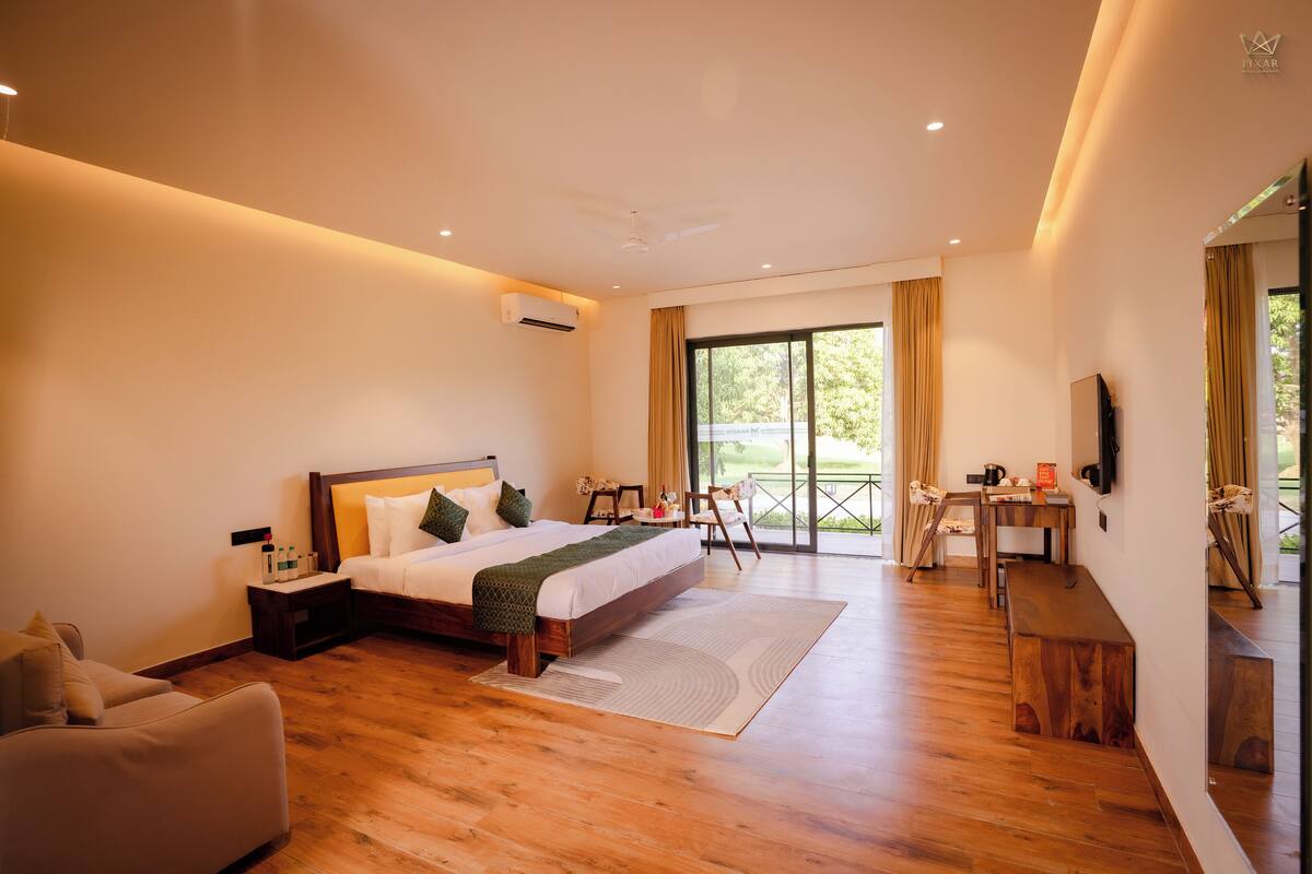 Casa de campo Deluxe, patio, vistas al jardín | Caja fuerte, escritorio, espacio para trabajar con un portátil