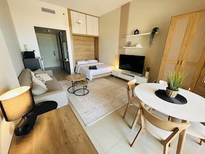 1 slaapkamer, een strijkplank/strijkijzer, gratis wifi, beddengoed