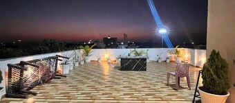 Staeg Cozy Penthouse 2bhk