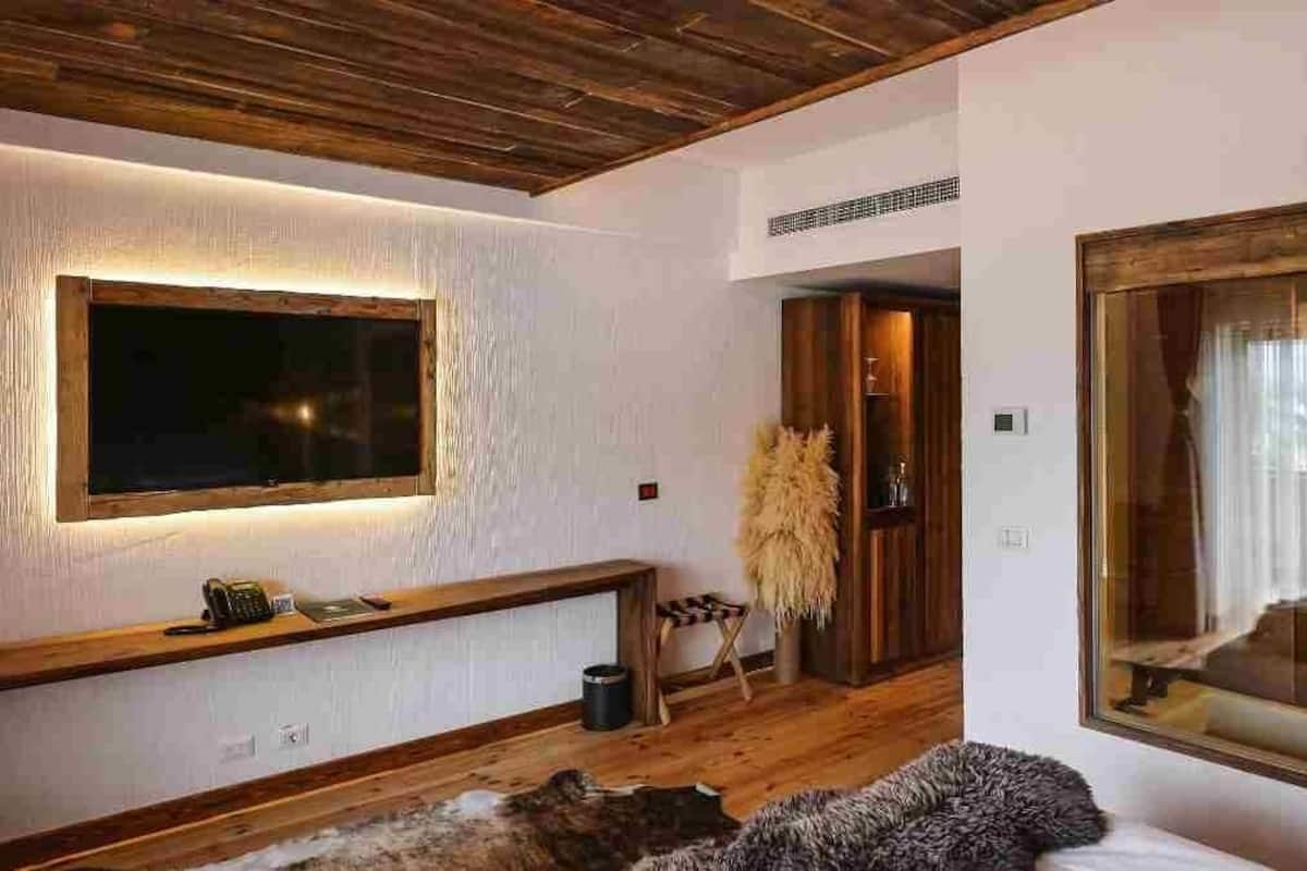 Deluxe Double Room | 1 bedroom, desk, laptop workspace, soundproofing
