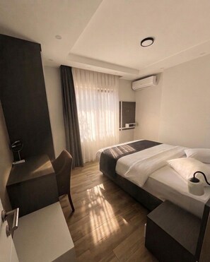 Deluxe Double Room, City View | Desk, laptop workspace, free WiFi - Saray Premium Otel (Izmit)