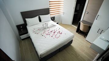 Deluxe Double Room, City View | Desk, laptop workspace, free WiFi