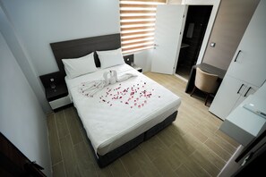 Deluxe Double Room, City View | Desk, laptop workspace, free WiFi