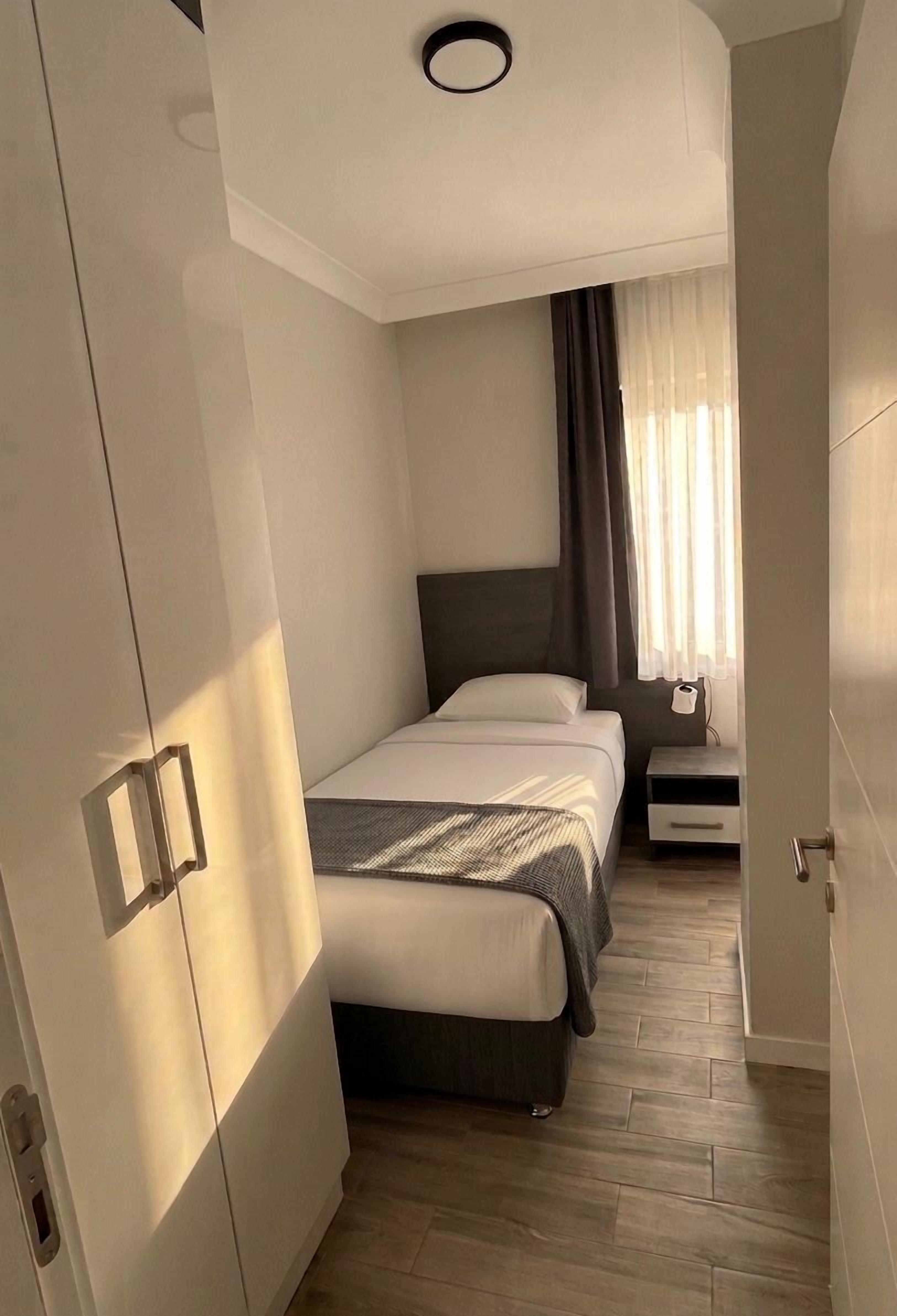 Premium Condo | Desk, laptop workspace, free WiFi